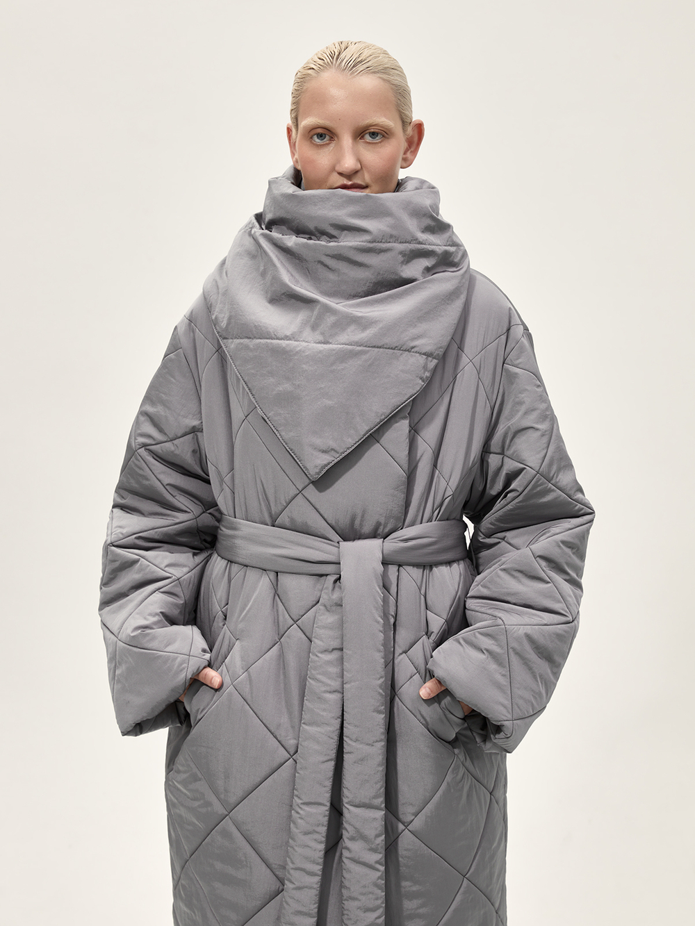 Утепленный платок "Косынка". Серый