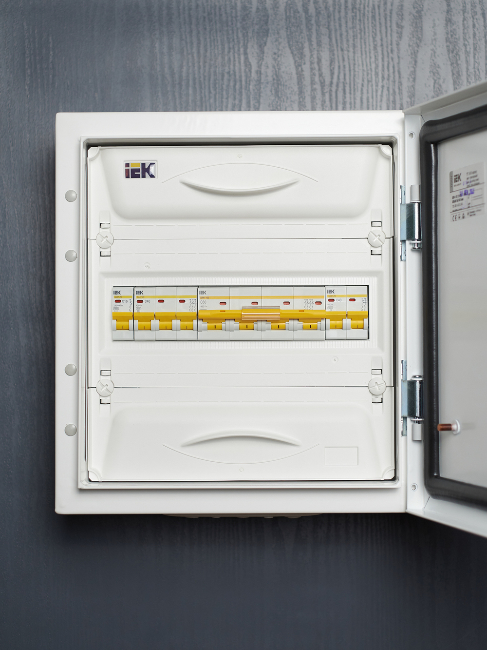 KARAT Автоматический выключатель ВА47-29 3P C 40А 4,5кА IEK