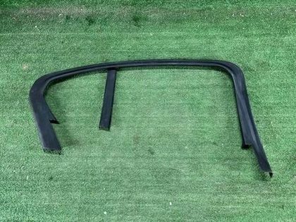 Уплотнитель двери задний левый BMW 3er G20 (2018-н.в.)