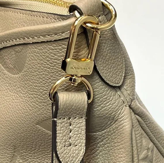Сумка Louis Vuitton Trianon MM бежевый