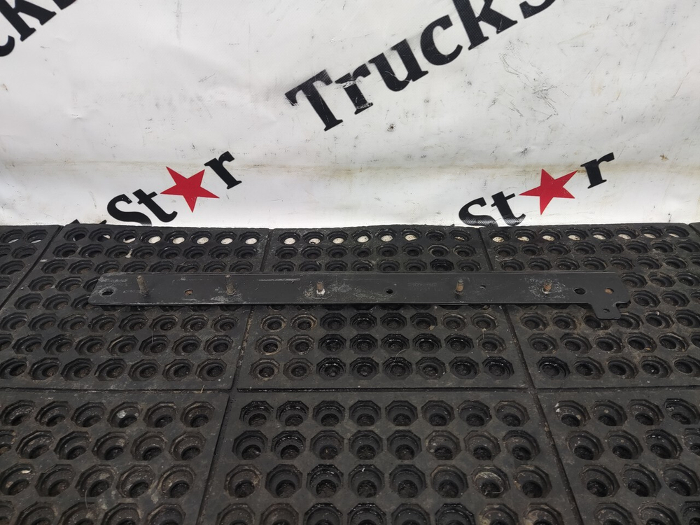 Кронштейн интеркулера левый 2020г.