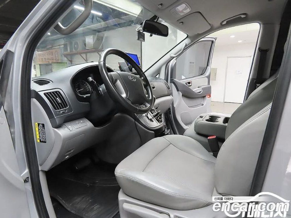 Hyundai The New Grand Starex Van 3-х местный (08.2019)
