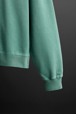 ZARA ТОЛСТОВКА С КРУГЛЫМ ВЫРЕЗОМ И ПРИНТОМ, БИРЮЗОВЫЙ