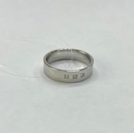 Кольцо из серебра с фианитами