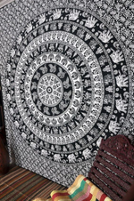 Этническое полотно с мандалой