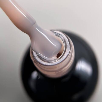 Bloom Strong base 10 - База жесткая слоновая кость, 15 мл