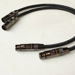 DAXX R390 Балансный 2XLR-2XLR кабель (папа-мама) из посеребренной монокристаллической меди. High Grade D=9mm (пара)