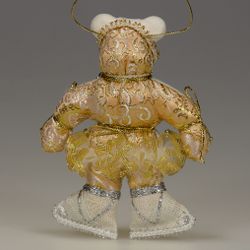 Ёлочная игрушка Девочка-медвежонок Фигуристка