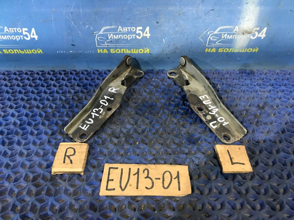 Петля капота левая NISSAN BLUEBIRD 1993