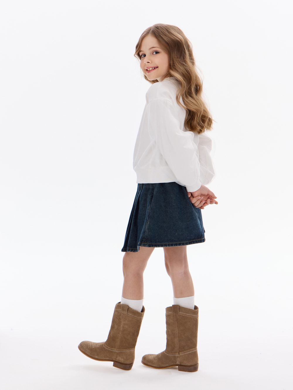 Нарядный свитшот с фатиновыми рукавами