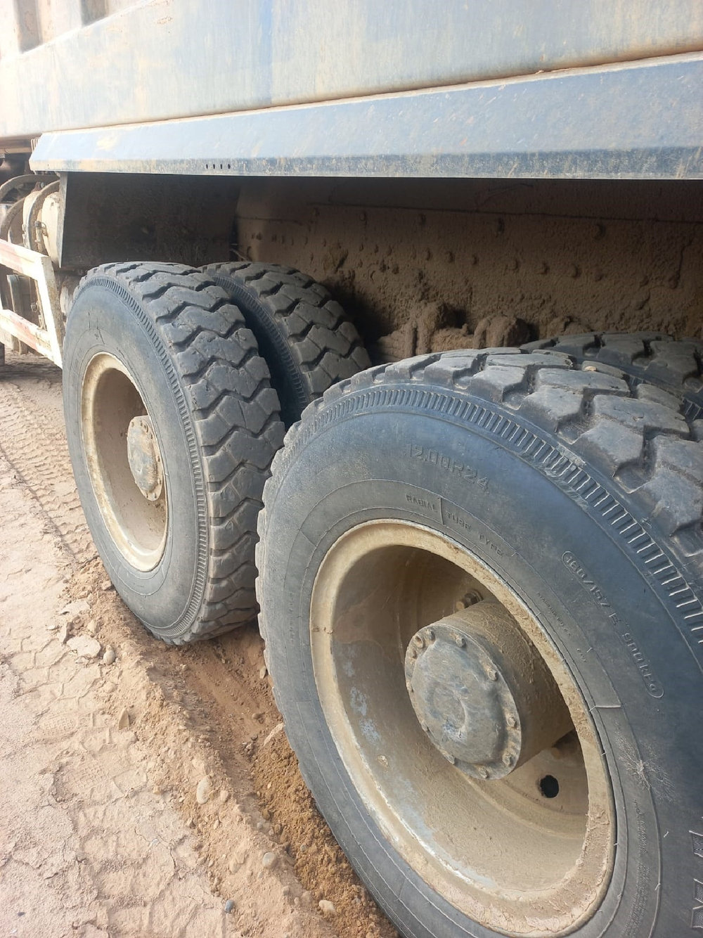 Shacman (Shaanxi) SX* 6x6 Самосвал SX32586W385C (Дизельный, 10,8 л, 441 л.с., МТ)