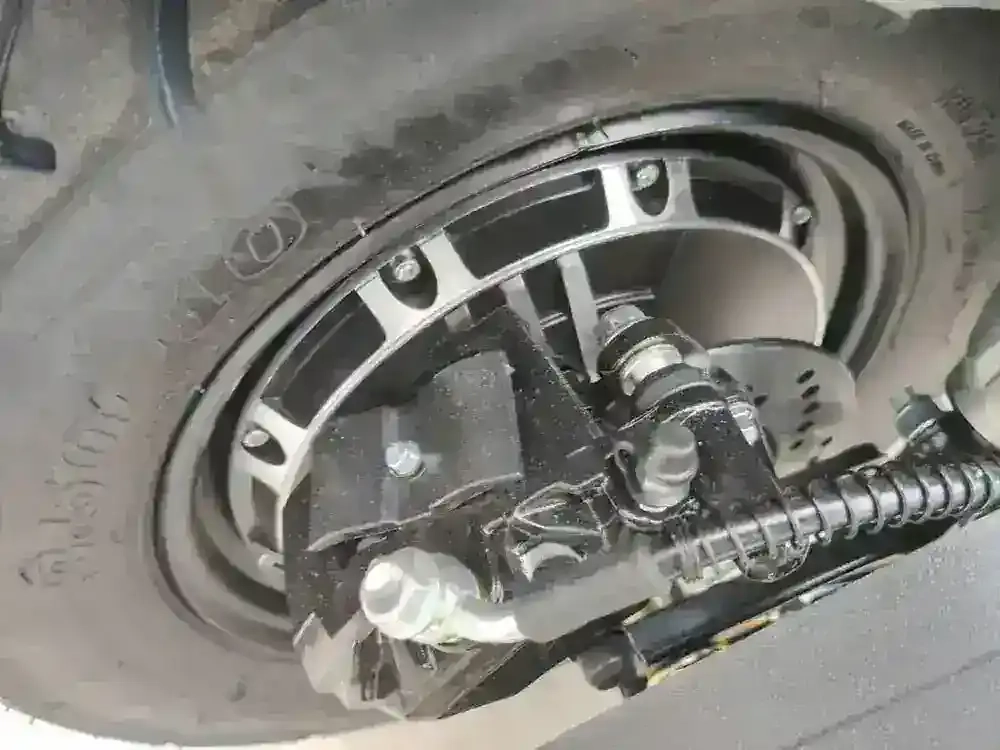 Электроскутер Green Camel Трофи (60V 1500W R10)