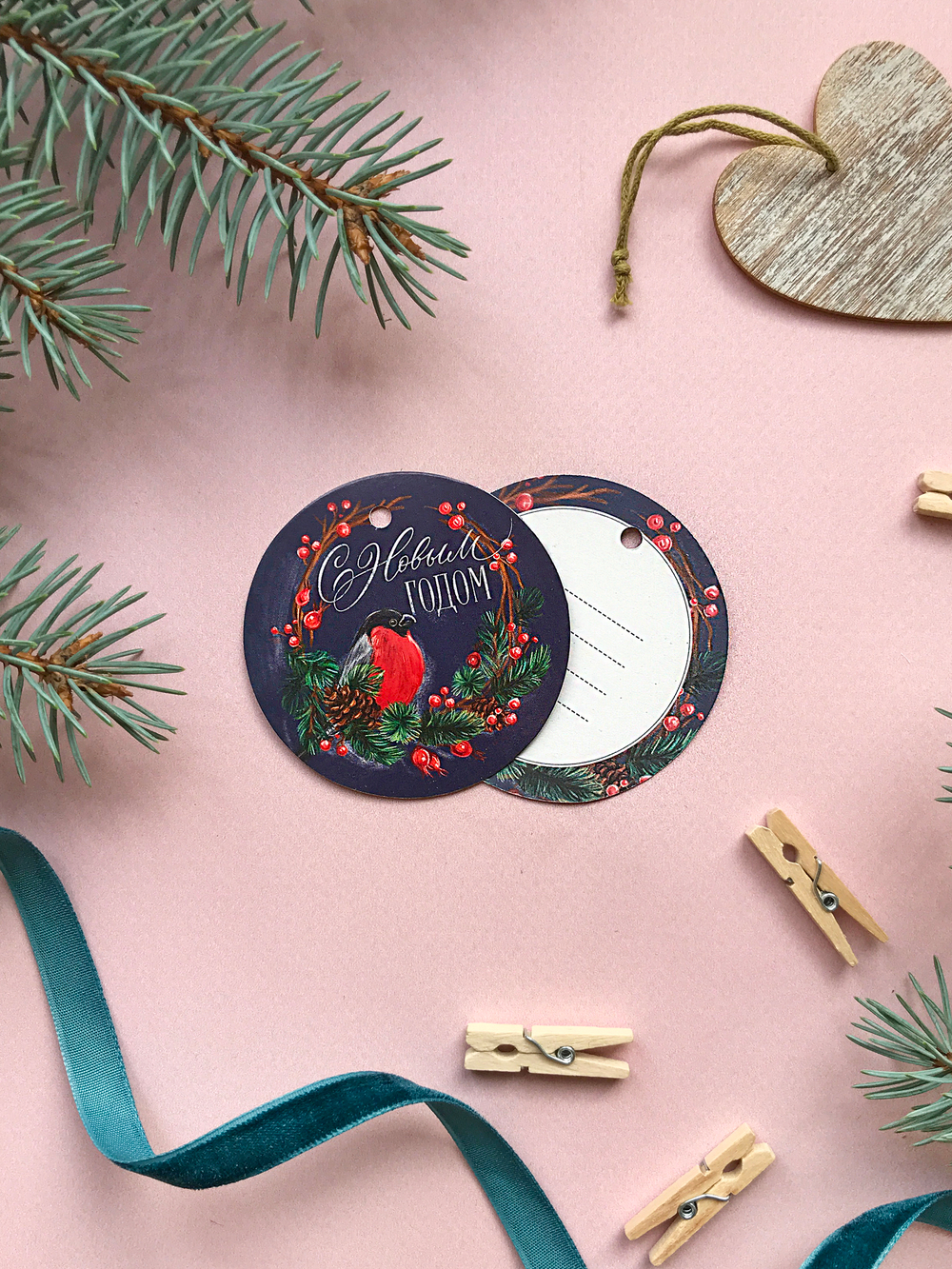 Бирка на подарок  «Снегирь», 5,6 × 5,6 см