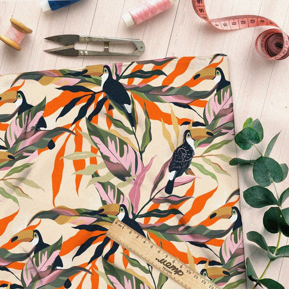 Ткань дюспо птица Тукан с яркими листьями
