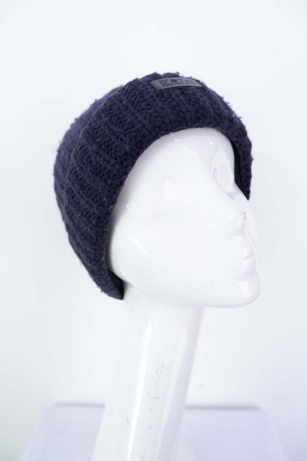 Шапка Ostin стильная