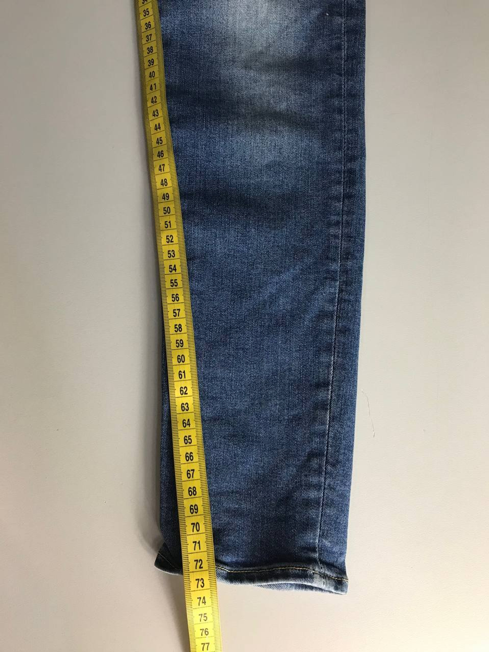 Джинсы комфортной посадки, визуально на 46 размер