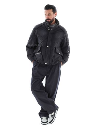 Черный короткий пуховик с напылением