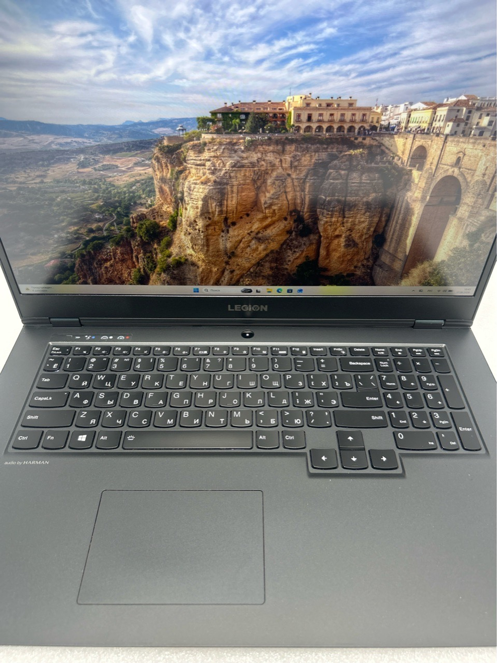 Ноутбук Lenovo Legion 5-17IMH05H (81Y800A6RK) 17,3"/Intel Core i7 10750H/RAM 16GB/SSD 512GB/GeForce RTX 2060/1920x1080/IPS 144Hz/DOS/Подсветка кл-ры LED/Черный. Состояние: Уценка/царапины на матрице, С1