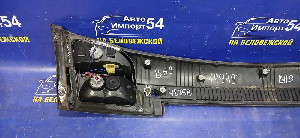 Вставка в багажник центральная SUBARU LEGACY LANCASTER 1998-2003