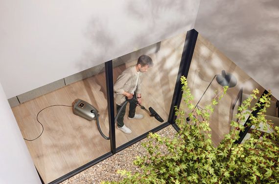 Пылесос Miele SUMF0 Guard L1 AllFloor Titanium перламутровый