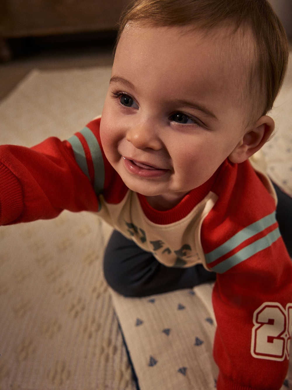 Толстовка и спортивные брюки в комплекте для малышей Next E81-367, Молочный, Красный, Серый