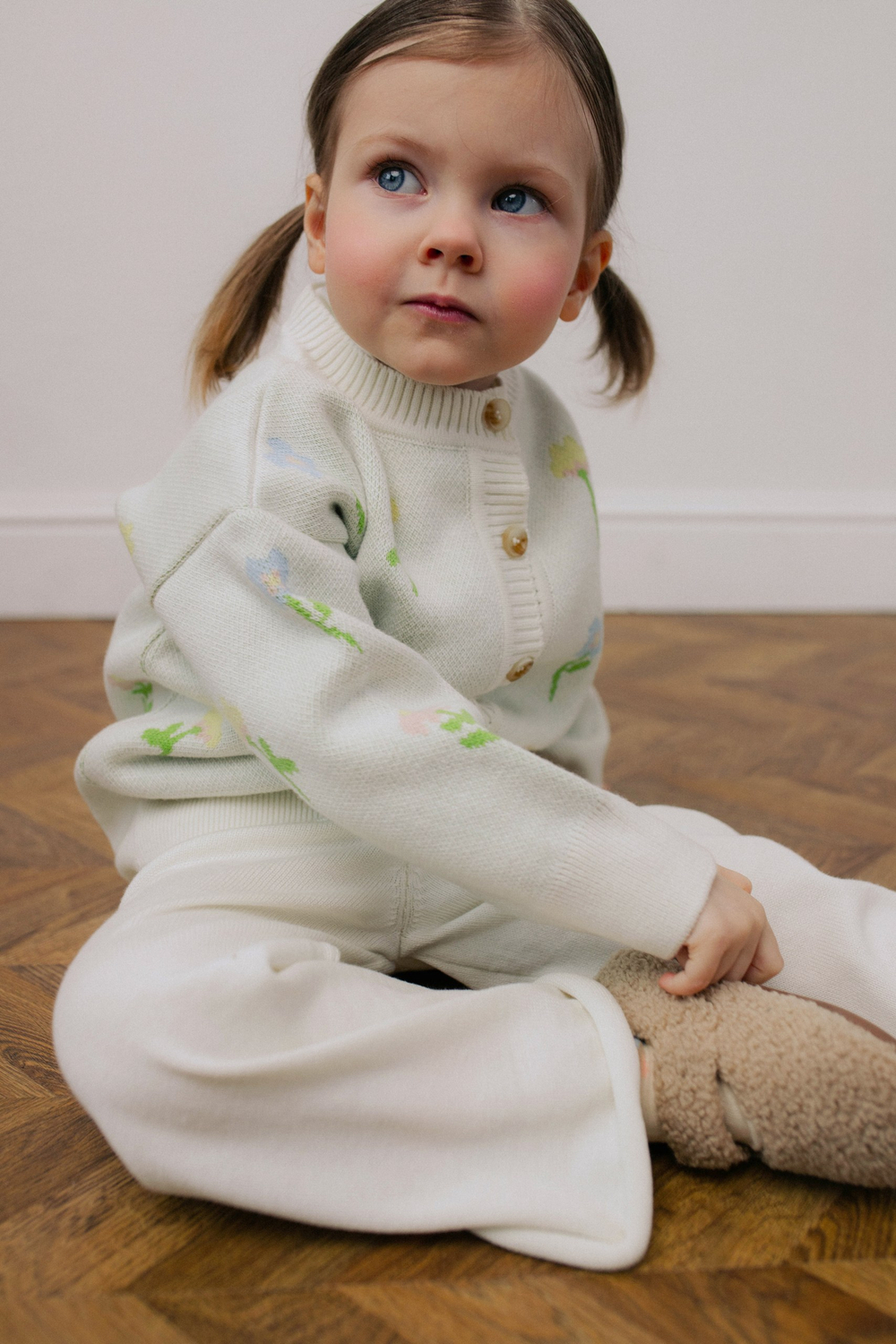 Кардиган вязаный (цветочные мечты)