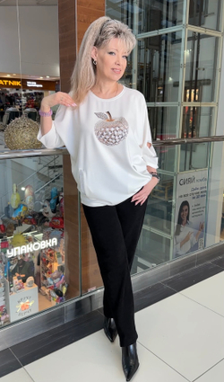 Блузон-джемпер со стразовым изображением "яблока"