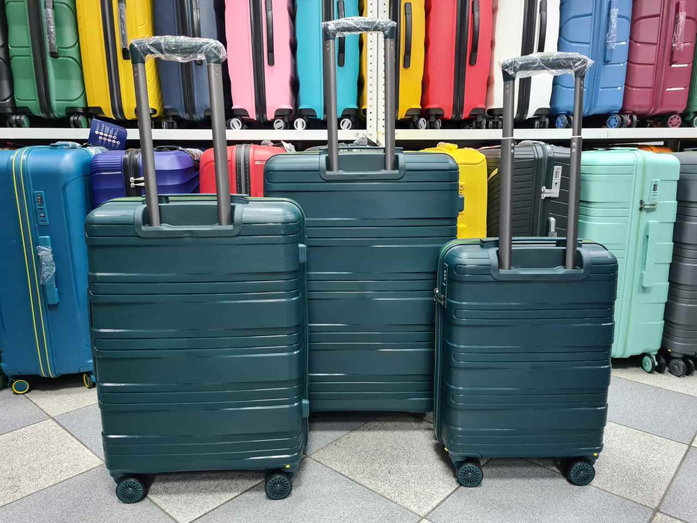 Чемодан Большой (L) полипропилен "Mironpan" съёмные колёса