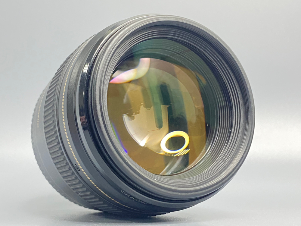 Canon EF 85mm 1.8 USM + ET-65III
