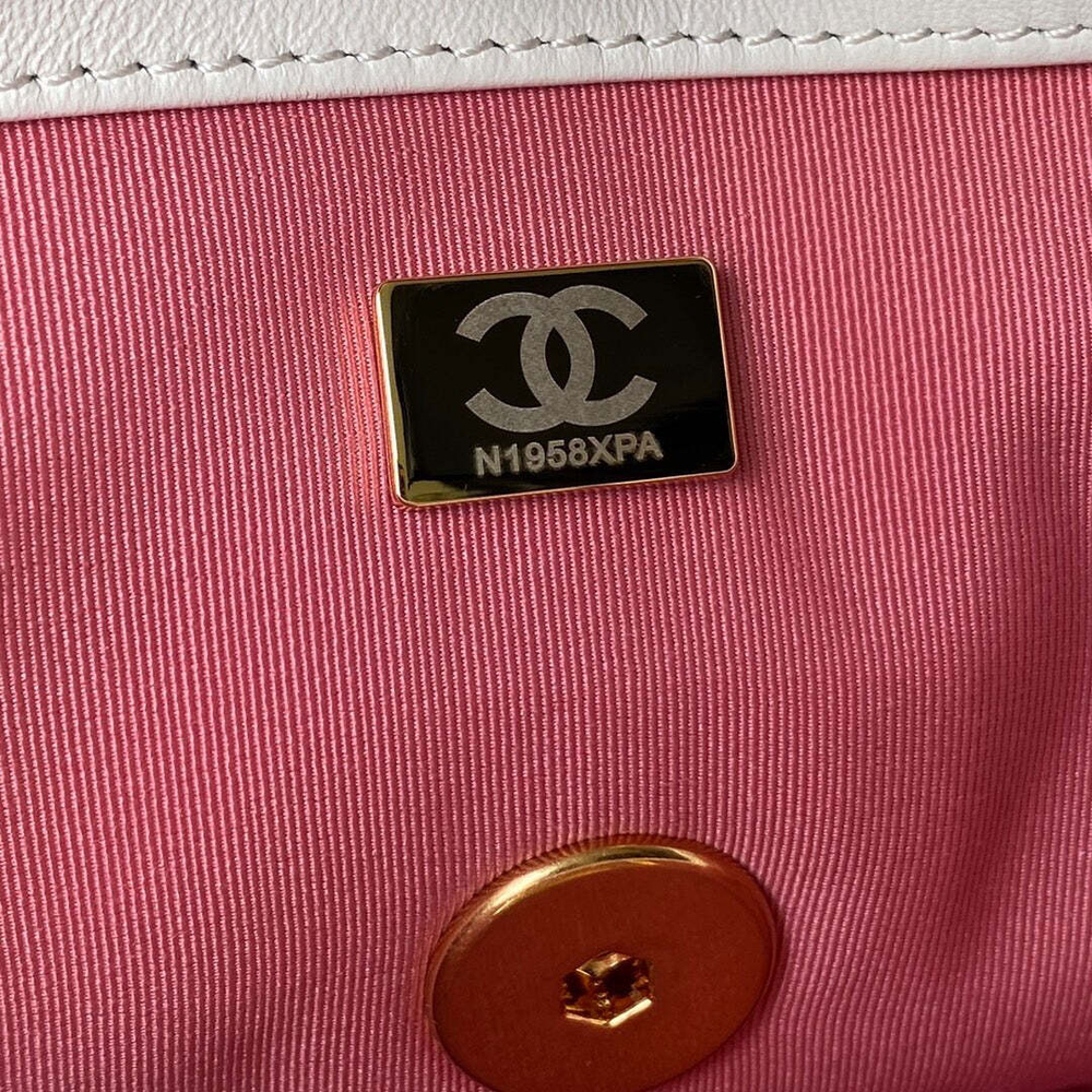 Chanel 19 26 cm