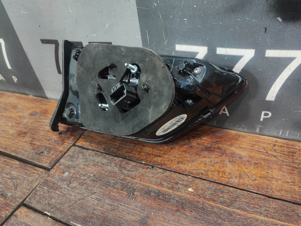 Фонарь задний правый Volkswagen Tiguan 2 16-20 Б/У Оригинал 5NA945094F