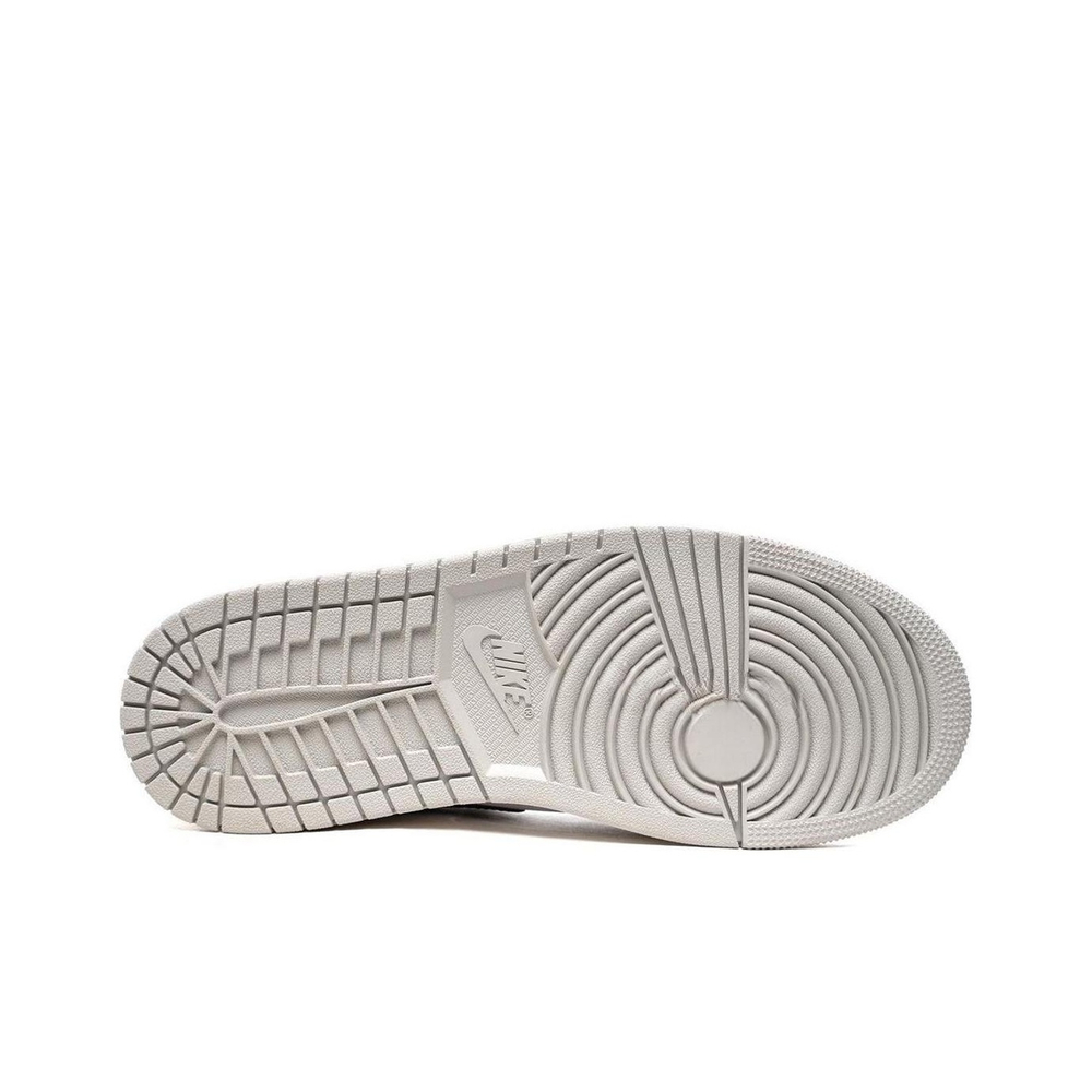 Кроссовки Air Jordan 1 Retro High OG White Cement