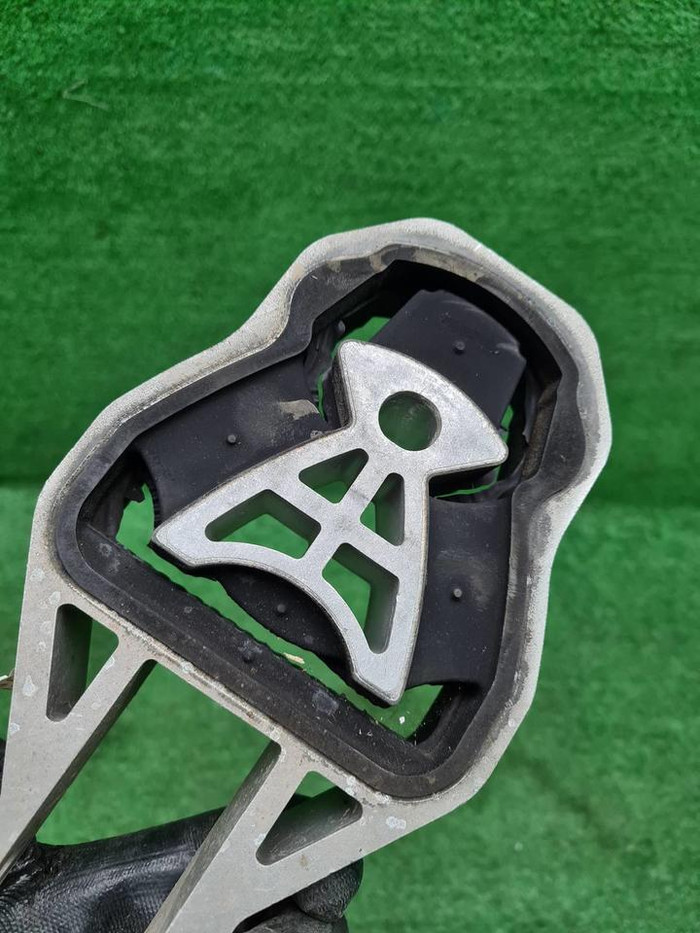 Подушка ДВС Changan Uni-T (2020-н.в.)