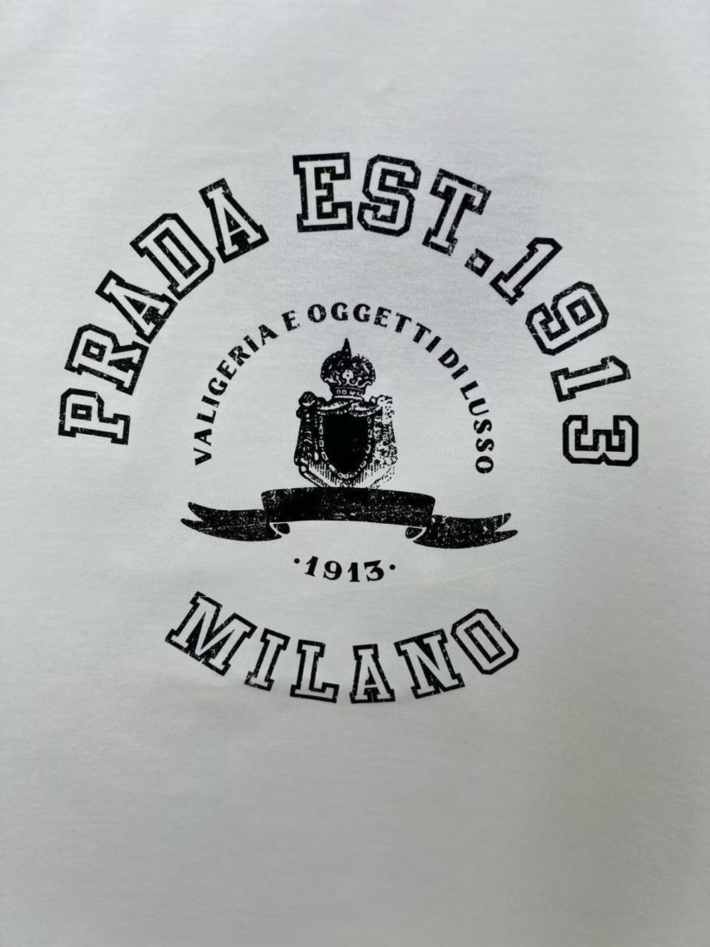 Футболка Prada