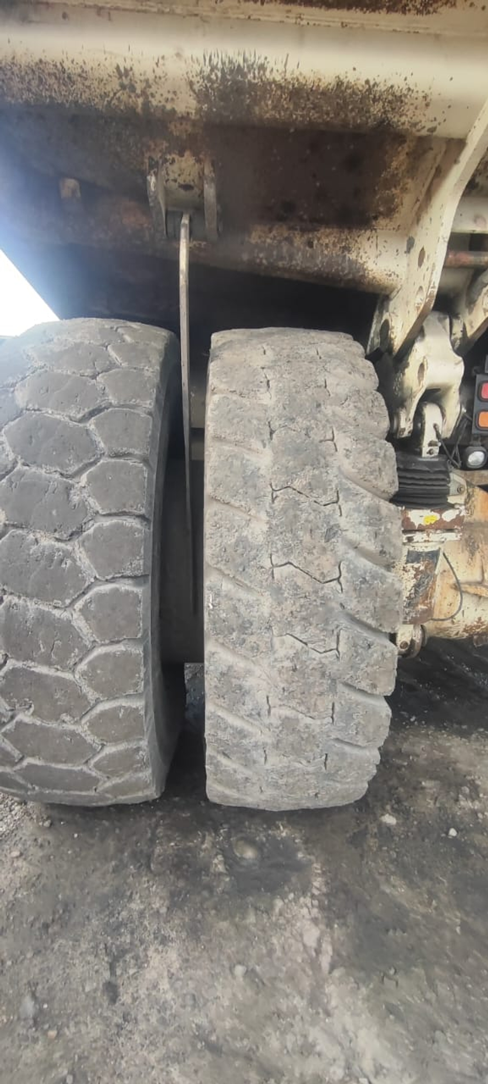 TEREX TR100 4x2 Карьерный самосвал TR100 (Дизельный, 37,8 л, 1065 л.с., АТ)