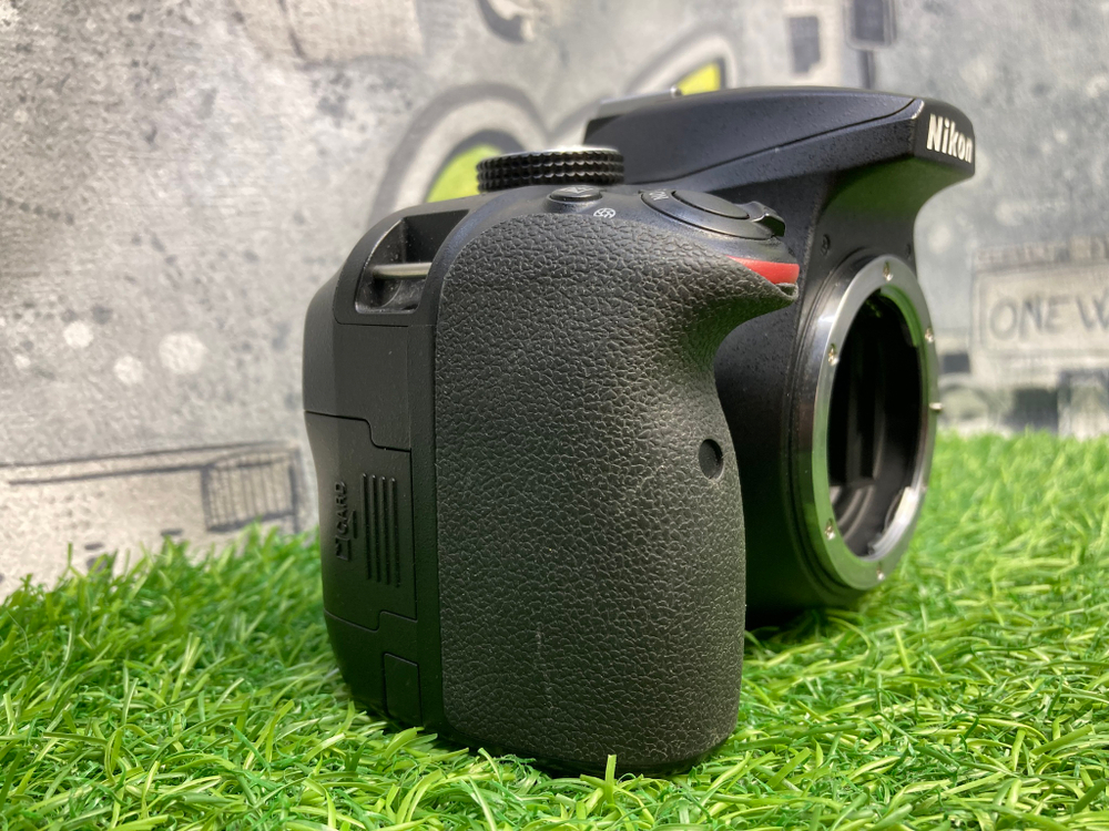 Nikon D3400 Kit AF-P DX 18-55mm G VR (4400 кадров)