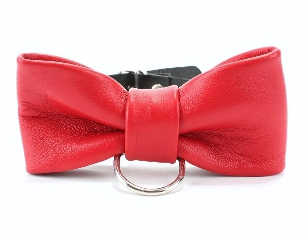 Эффектный красный ошейник-бабочка на черных ремнях (Цвет: красный с черным)