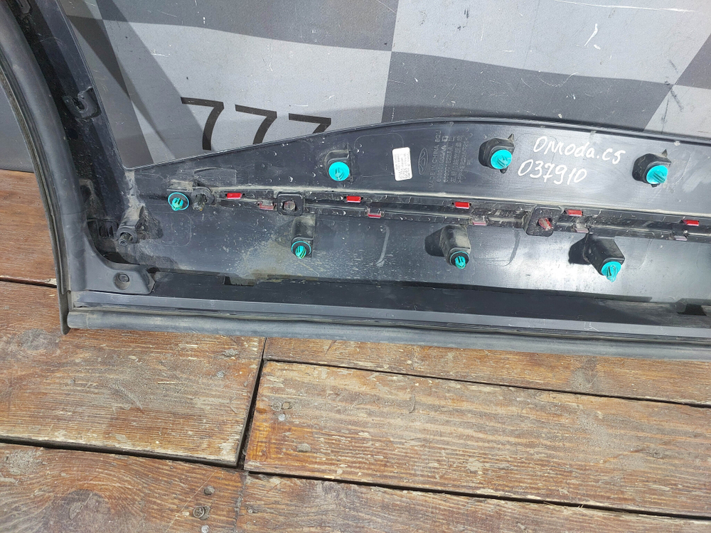 Накладка двери задней левой Omoda C5 22-нв Б/У Оригинал 609001055AA