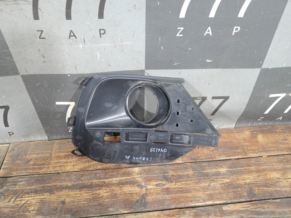 Накладка ПТФ правая LADA Largus 21-нв Б/У Оригинал 8450090861