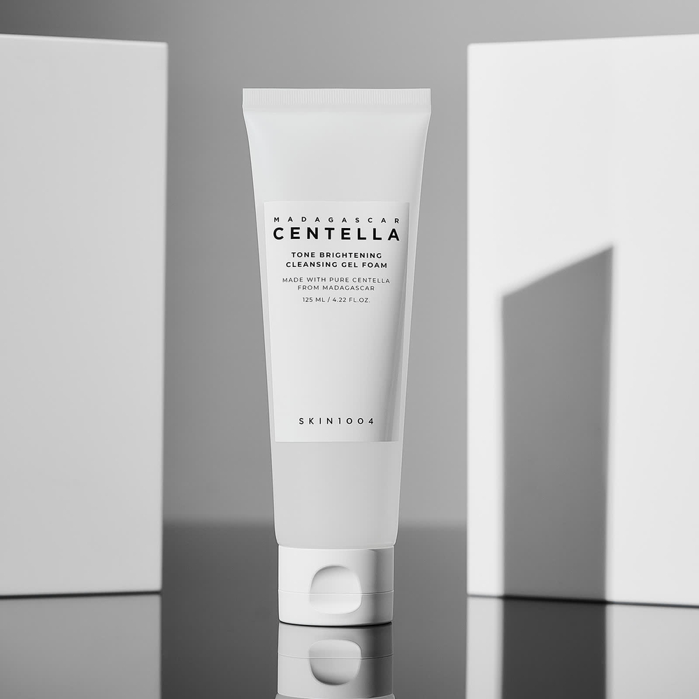 SKIN1004, Madagascar Centella, осветляющий очищающий гель-пенка, 125 мл (4,22 жидк. унц.)