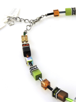 4327 Coeur de Lion – эффектное колье с кристаллами Сваровски. Кубы Сваровски и крошечные кристаллы оранжевого, изумрудного и прозрачно-хрустального оттенка.