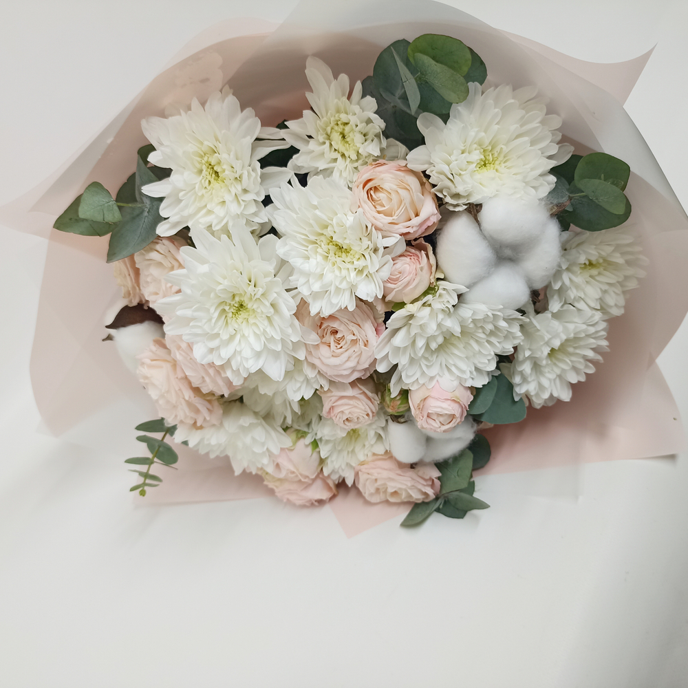 Букет из роз и хризантемы Кристина