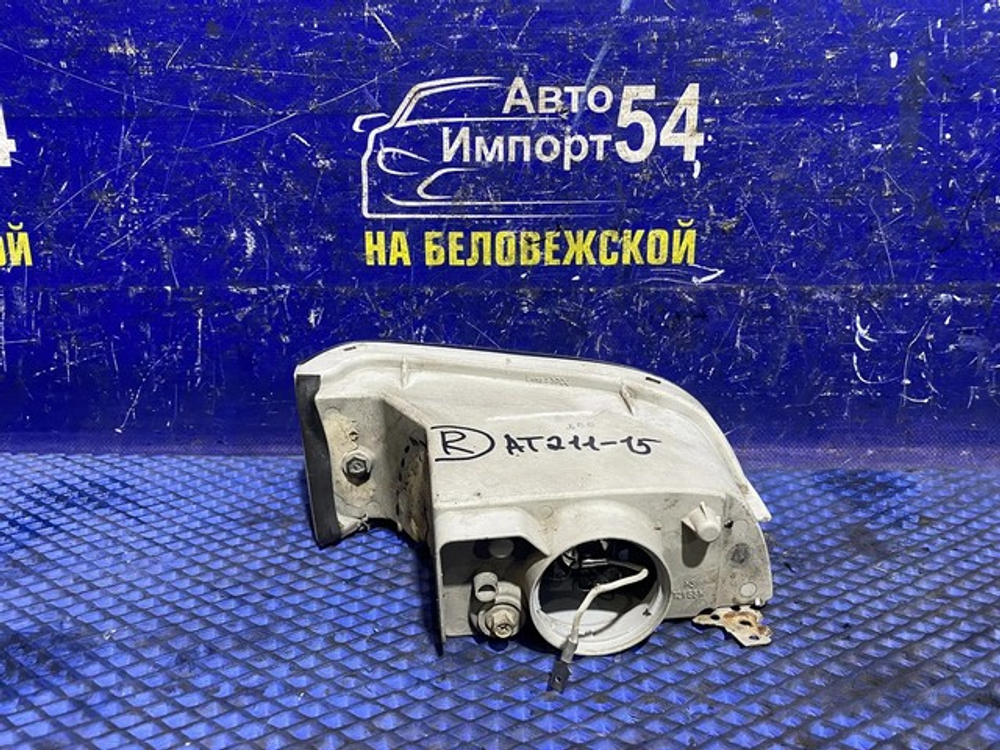 Туманка правая TOYOTA CARINA 2001