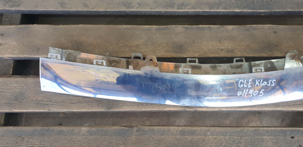 Накладка переднего бампера Mercedes GLE (C292) 15-19 Б/У Оригинал A2928852200