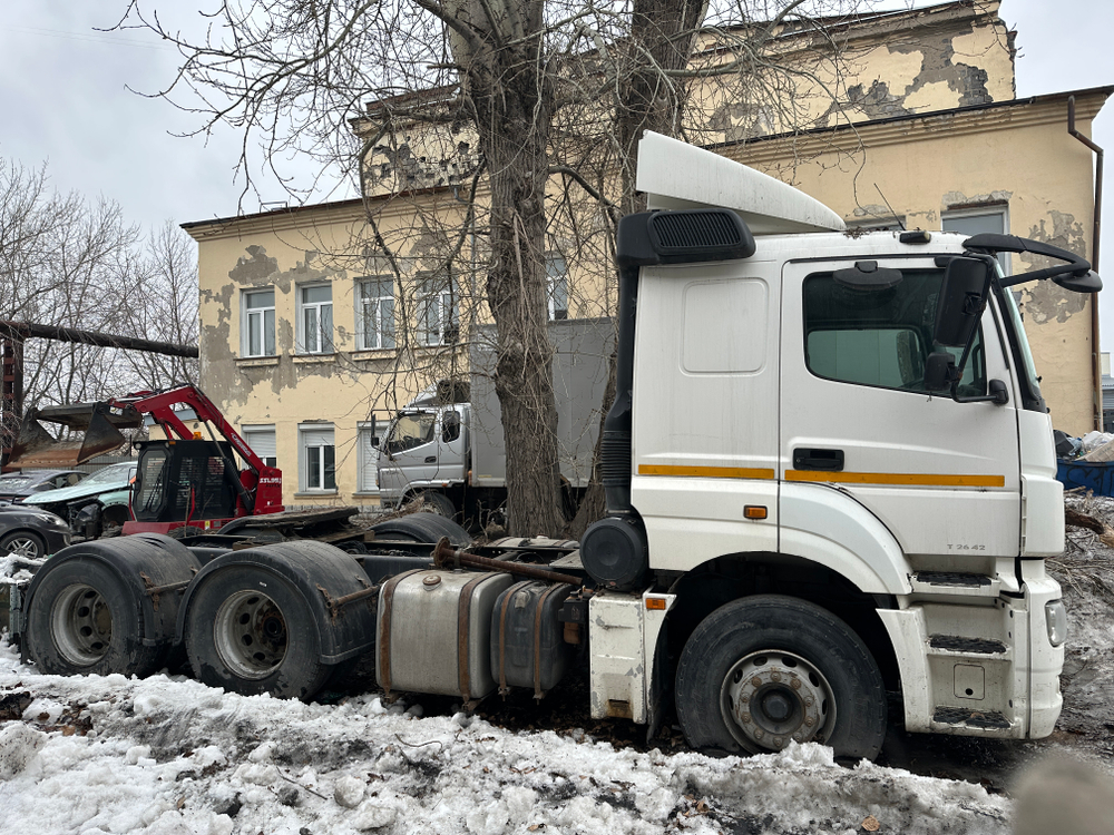 КамАЗ 65206 6x4 Седельный тягач 65206-T5 (Дизельный, 12,0 л, 428 л.с., МТ)