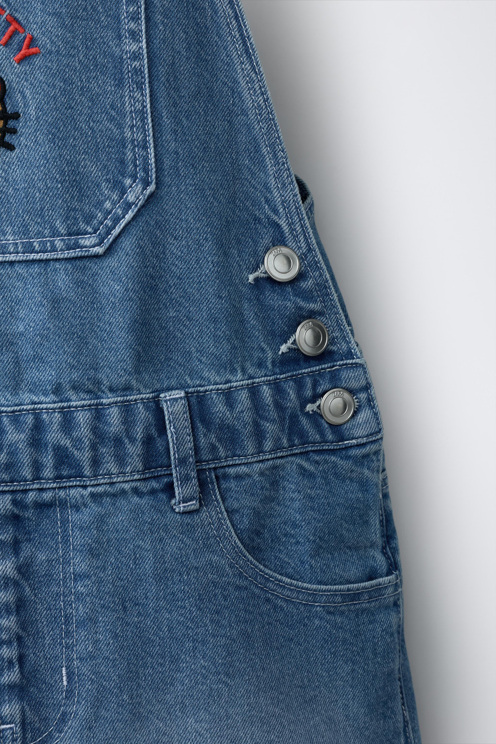 ZARA ДЖИНСОВЫЙ КОМБИНЕЗОН HELLO KITTY ©, СИНИЙ