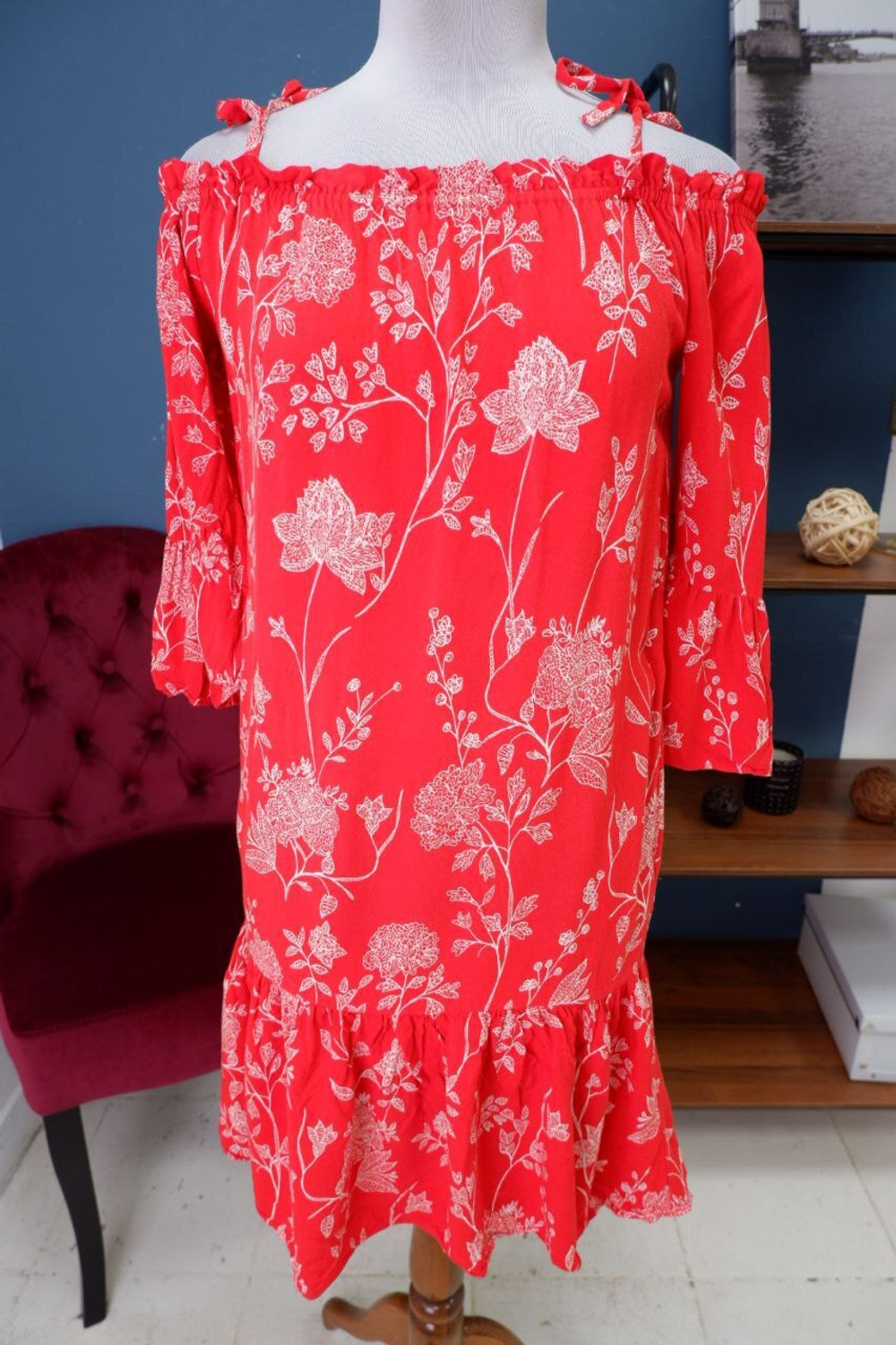 Платье H&M из вискозы 38 размер