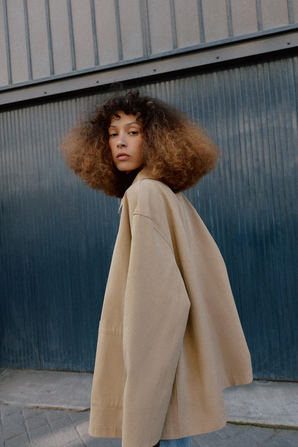 ZARA ЖАКЕТ С НАКЛАДНЫМИ КАРМАНАМИ, МЯГКИЙ КАШТАНОВЫЙ