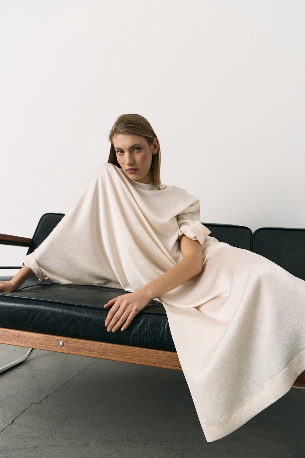 Платье свободного силуэта белое