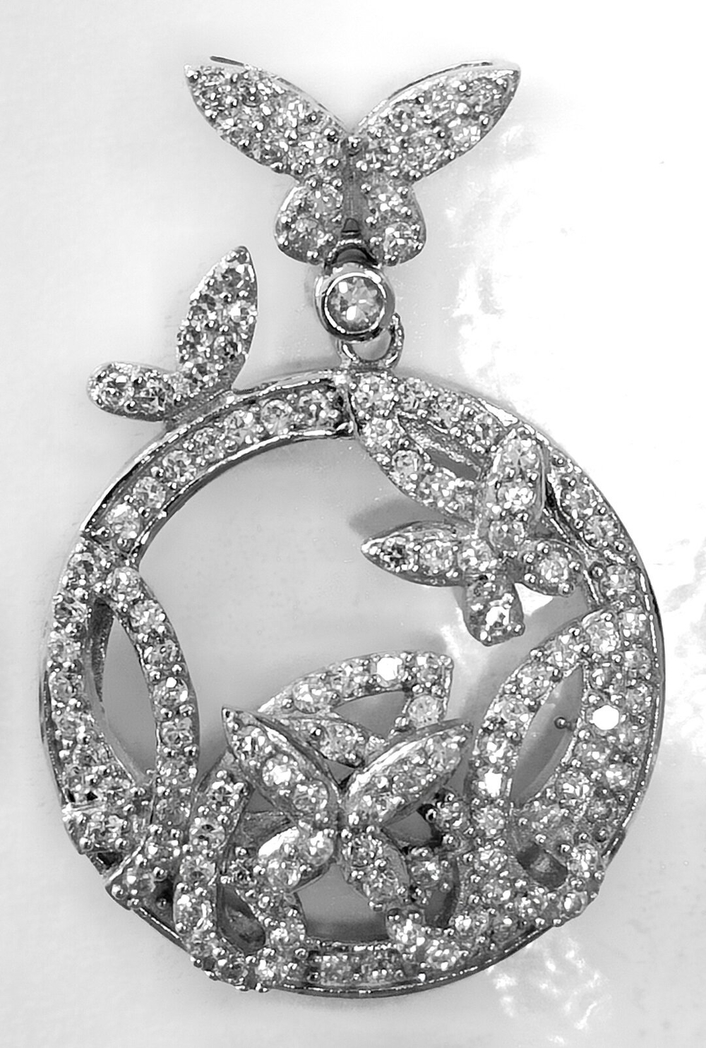 "Эстерелла" - ювелирная подвеска из серебра 925-й пробы